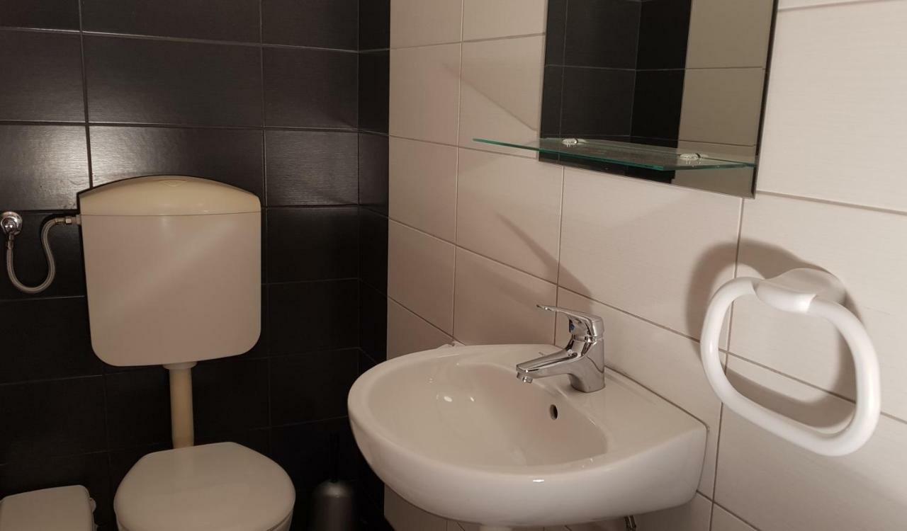Guest House Nova โมสตาร์ ภายนอก รูปภาพ